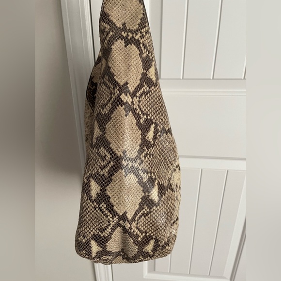 Michael Kors beautiful quality rare shoulder bag - Picture 5 of 7